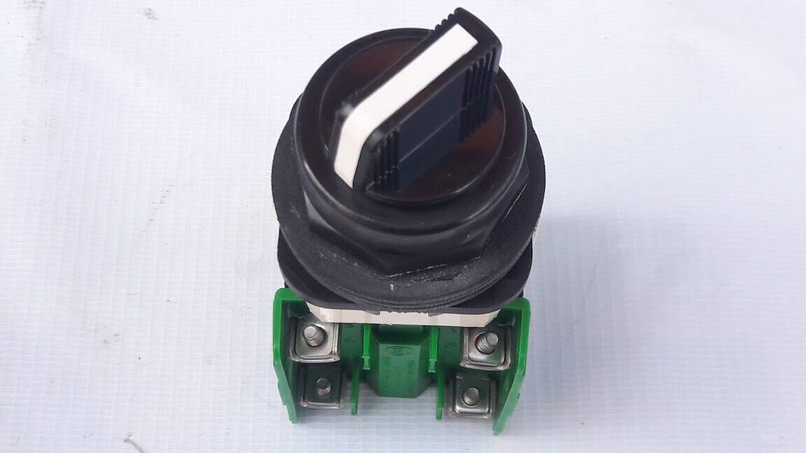 Allen-Bradley 800H-HR2 Ser F Selector Switch With 800T-XAP Ser E Contact Block - Image 4