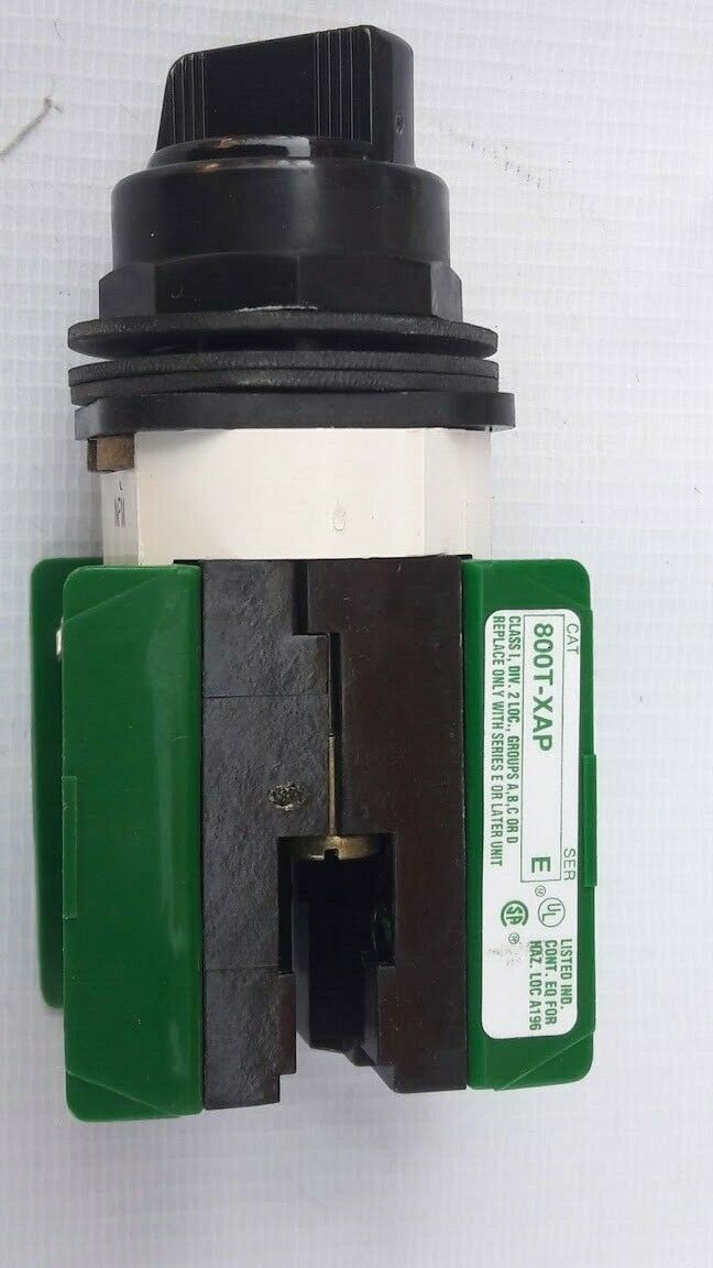 Allen-Bradley 800H-HR2 Ser F Selector Switch With 800T-XAP Ser E Contact Block - Image 3