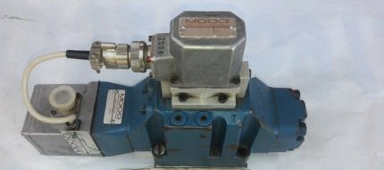 MOOG D642-562 Type H02KX1A0CNX D061-601A Hydraulic Servo-Proportional Valve