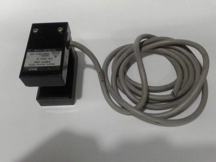 Fuji Electric Co. Ltd PM1U-25A 220V 200MA Ac Magnetic Proximity Switch
