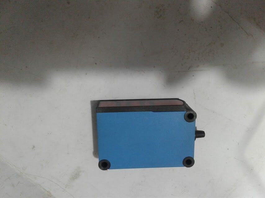 Sick WL27-3P3402S13 Photoelectric Retro-Reflective Array Sensor - Image 3