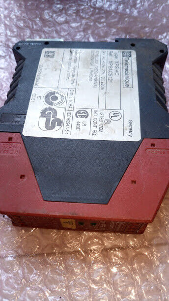 TELEMECANIQUE/schneider Electric XPS-AC / XPSAC5121P Safety Relay 24VAC