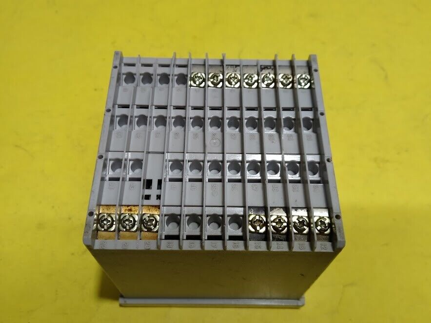 Shinko MCD 138-A/R Temperature Controller 138AR - Image 6