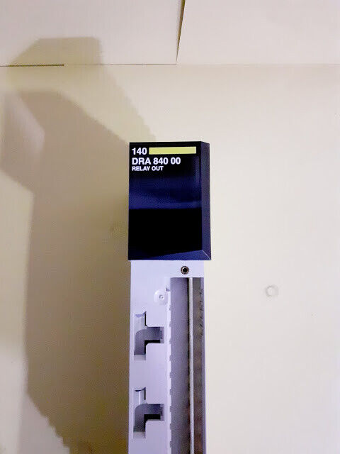 Schneider Modicon TSX Quantum 140DRA84000 Relay Output 16X1 Module 140 DRA 840 0 - Image 3