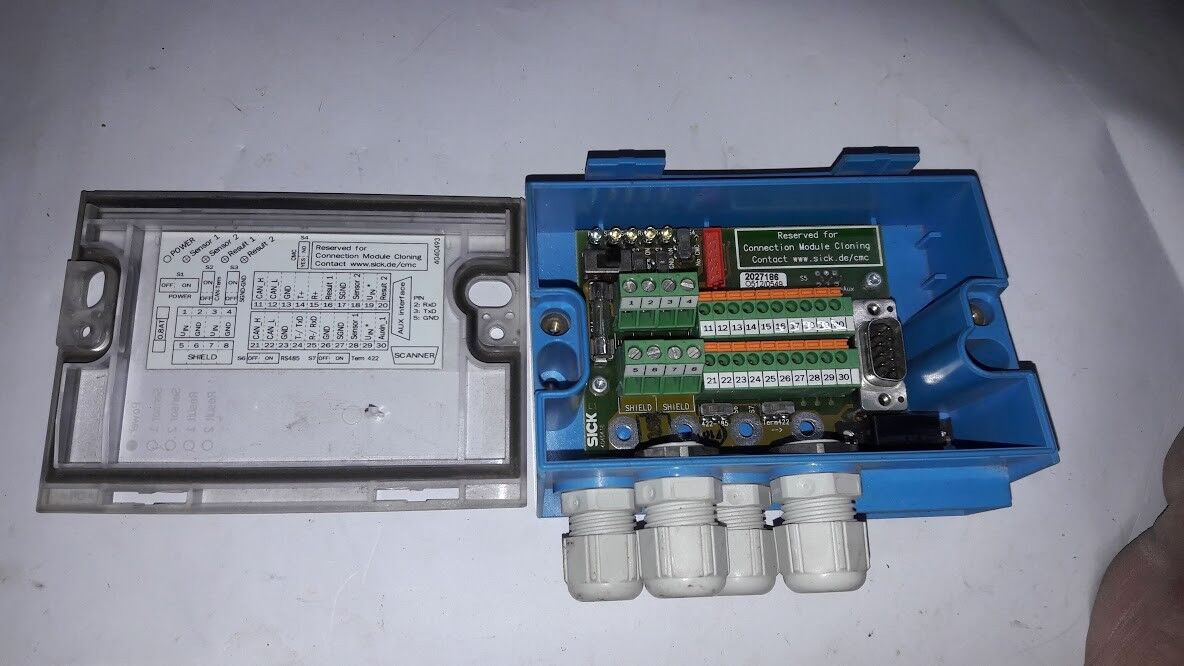 Sick CDB420-001 CONNECTION MODULE 1 023 885 can bus - Image 3