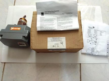 Johnson Controls F261MAL-V01C Liquid Flow Switch 1-11½ NPT Type 4/IP67 Vapor
