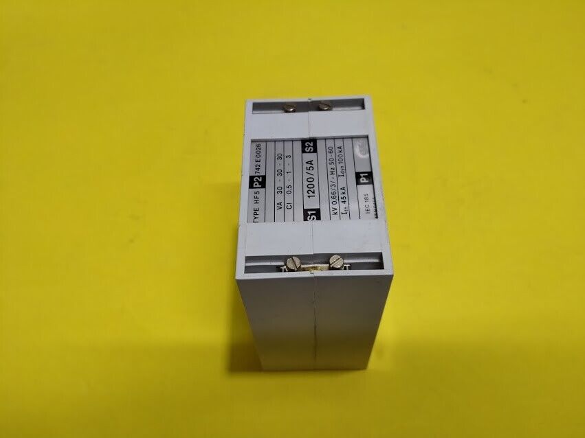 LK-NES HF5 P2 742E0026 Current Transformer S1 200/5A S2 New HF5P2742E0026 - Image 4