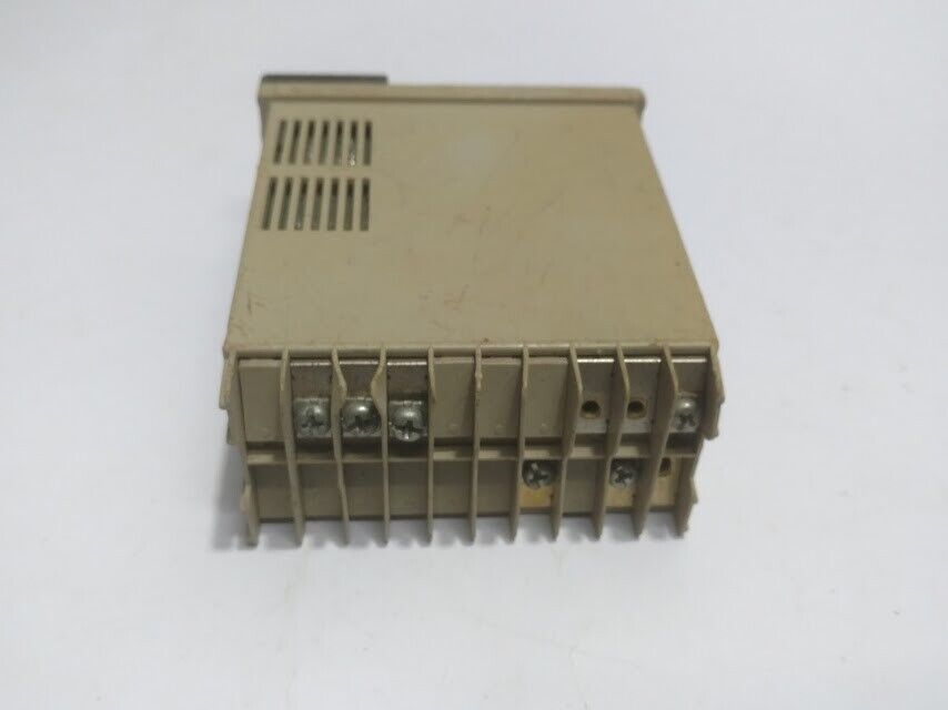 Hanyoung DF2 Temperature Controller - Image 4