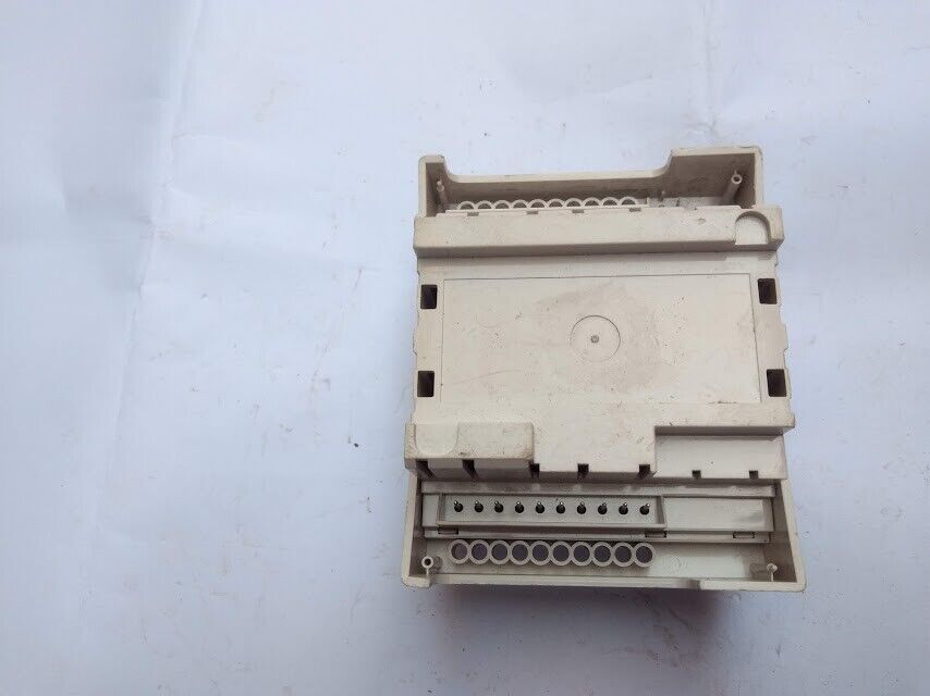 TAC Xenta 421A Schneider Electric Universal Input and Digital Output Module 421A - Image 7