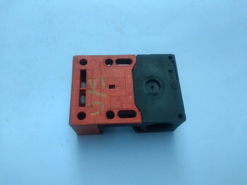Siemens 3SE2 257-6XX30 Inerlock Switch 3SE22576XX30 - Image 10