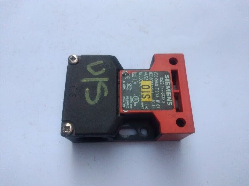 Siemens 3SE2 257-6XX30 Inerlock Switch 3SE22576XX30 - Image 8