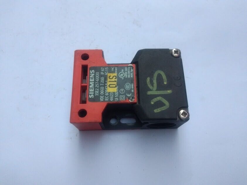 Siemens 3SE2 257-6XX30 Inerlock Switch 3SE22576XX30 - Image 5