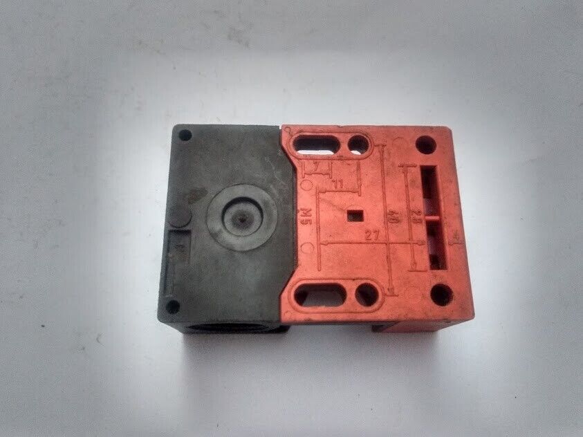 Siemens 3 SE2 257-6XX40 Inetlock Position Switch 3SE22576XX40 - Image 10
