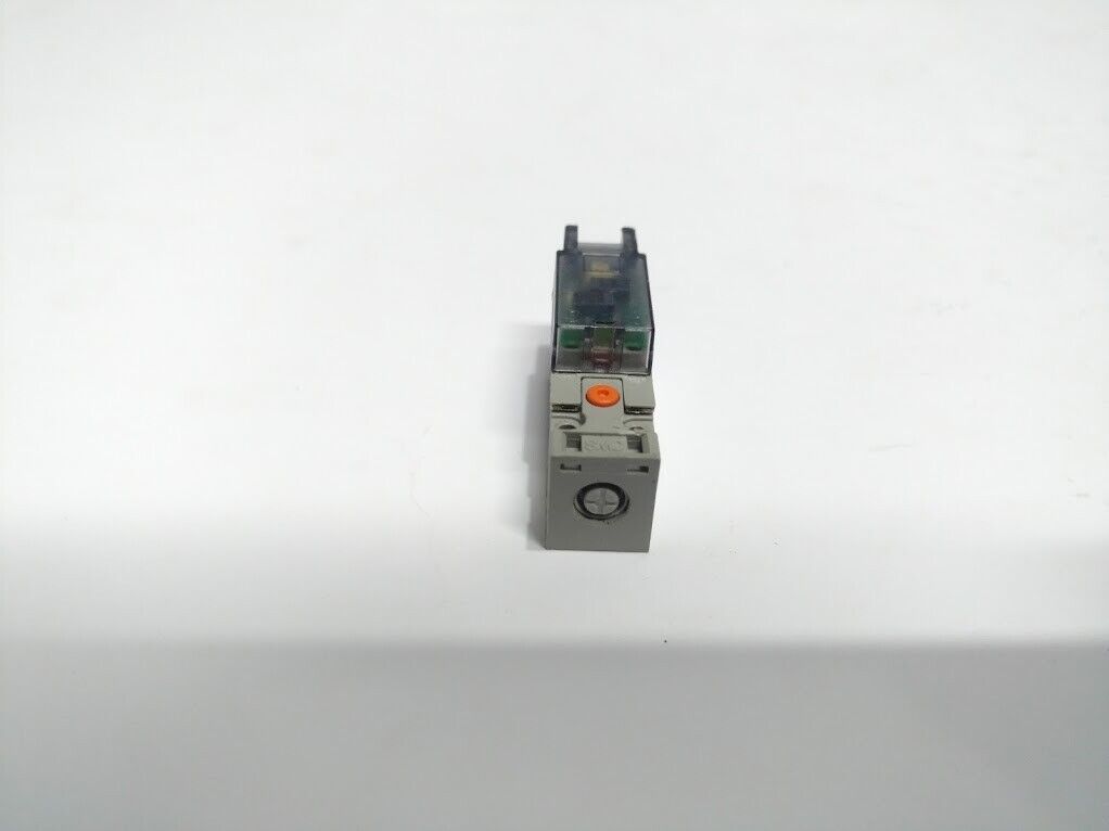 SMC Corporation Sy114-SMOU Solenoid Valve Sy114SMOU - Image 3