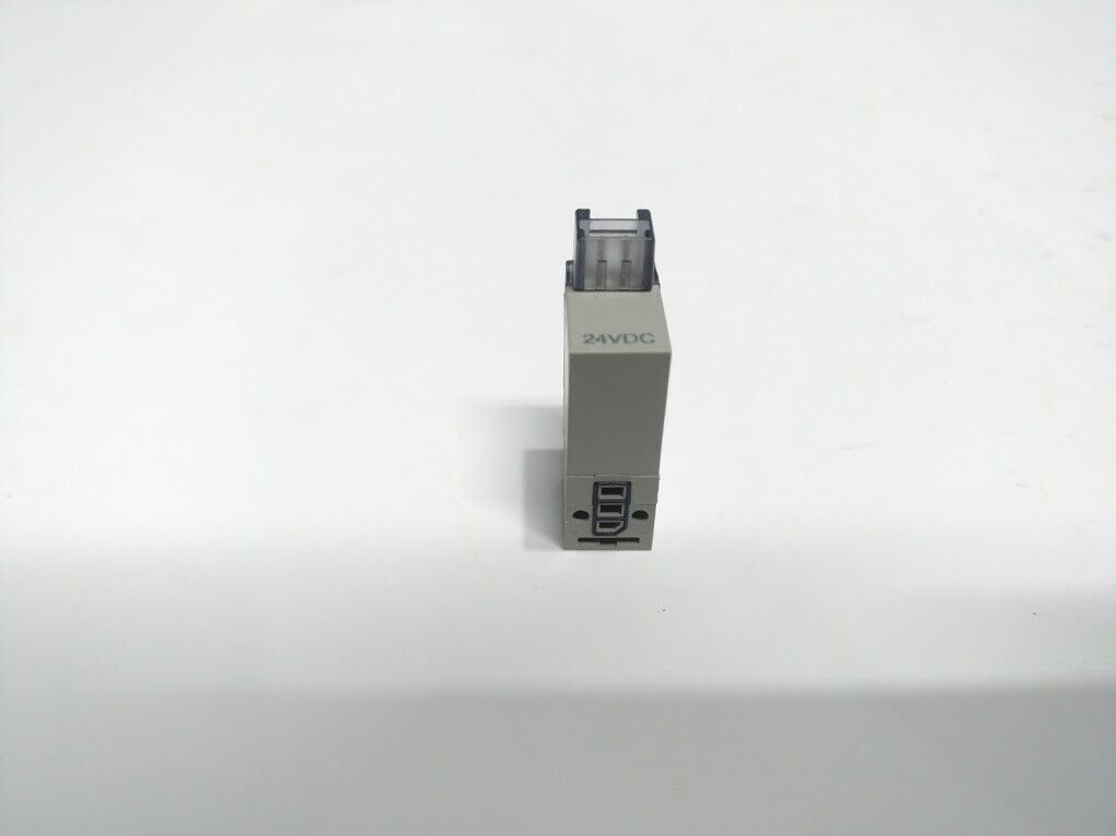 SMC Corporation Sy114-SMOU Solenoid Valve Sy114SMOU - Image 2