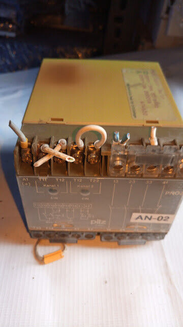 Pilz 17652 Pnoz/22v~/3a/1r 474650 safety relay - Image 4