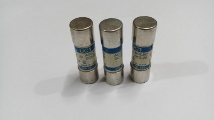 Utsunomiya Electric UC1 10A ACL50 DCL20 Cello-Lite Fuse UC1 Lot of 3