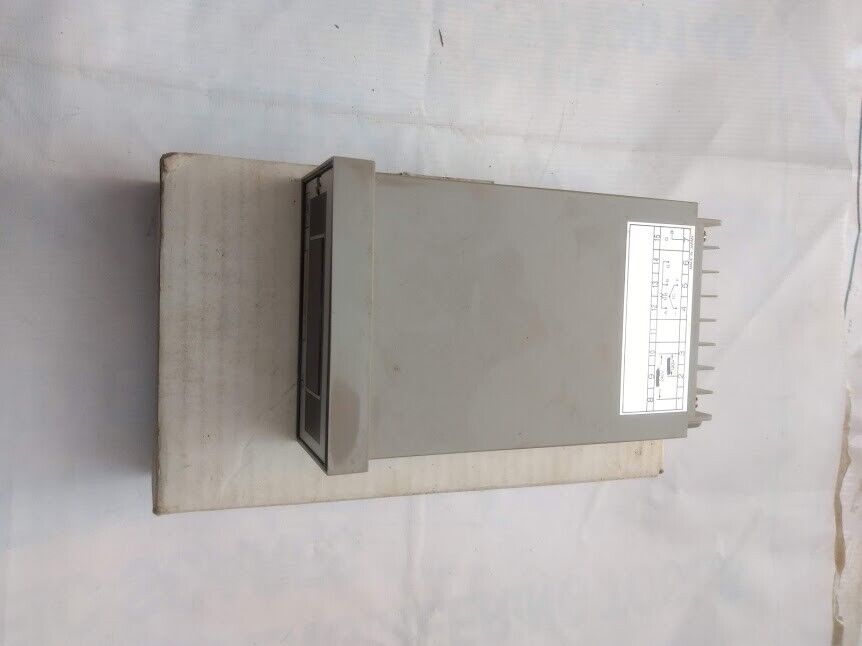 Sigma T -70 -350 C PM5-011C00N Tempreture Controller T 70 350 C 120/240V New - Image 3