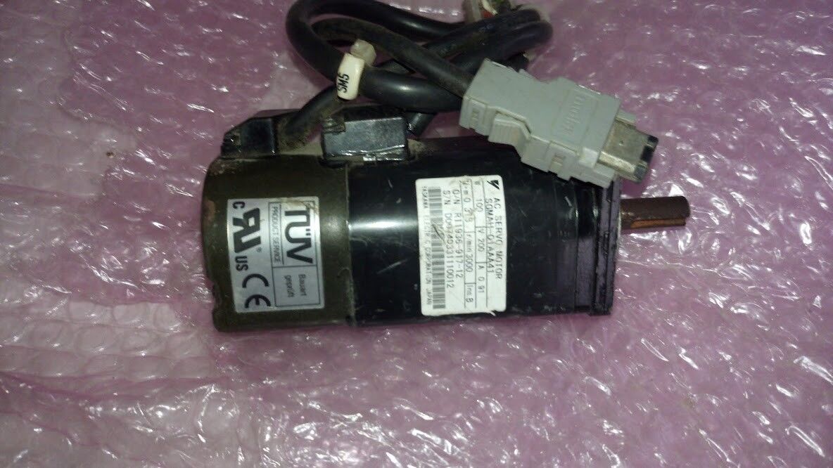 YASKAWA ELECTRIC CORPORATION SGMAH-01AAA41 AC SERVO MOTOR SGMAH01AAA41