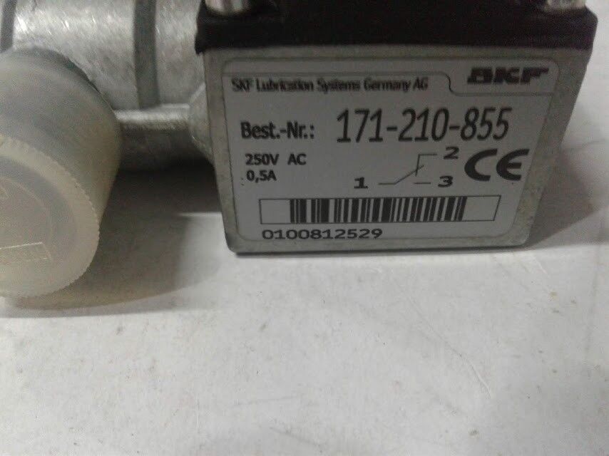 SKF lubrication System Germany 171-210-855 250VAC SKF Valve New - Image 3