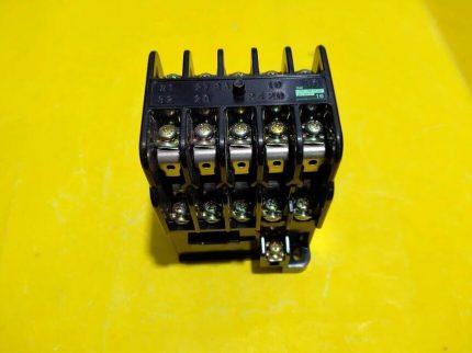 Fuji SRC 50-4F 100/100-110V 50/60Hz Relay New