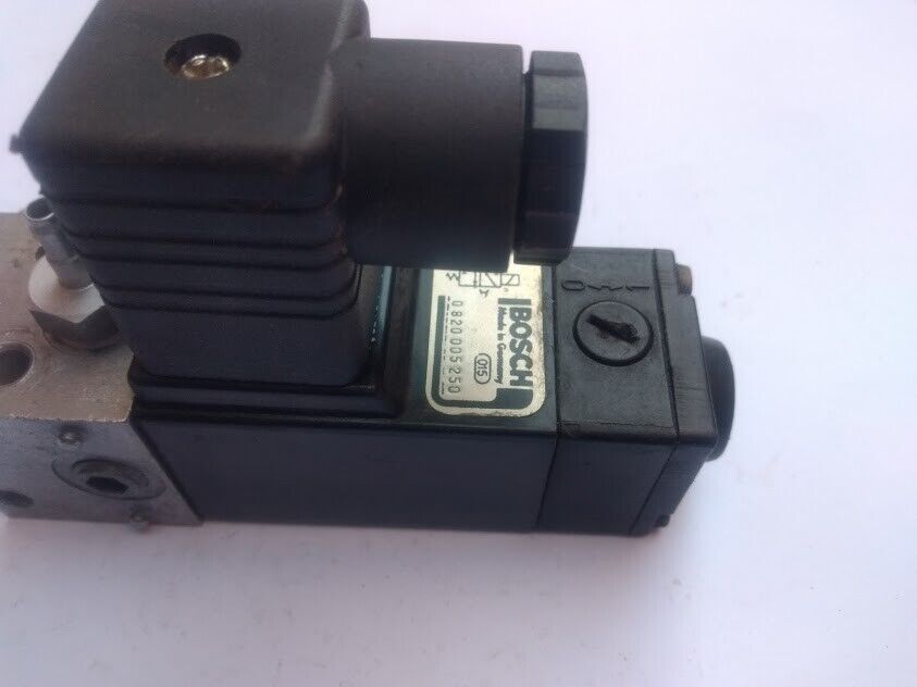 Bosch 1827414025 220V~50Hz 0820005250 Control Valve With 12 B GDM Connector/Base - Image 3