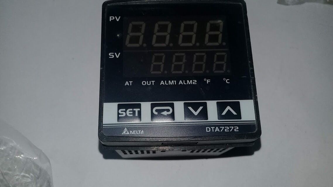 Delta DTA 7272 Temperature Controller DTA7272V0 V4.20 - Image 2