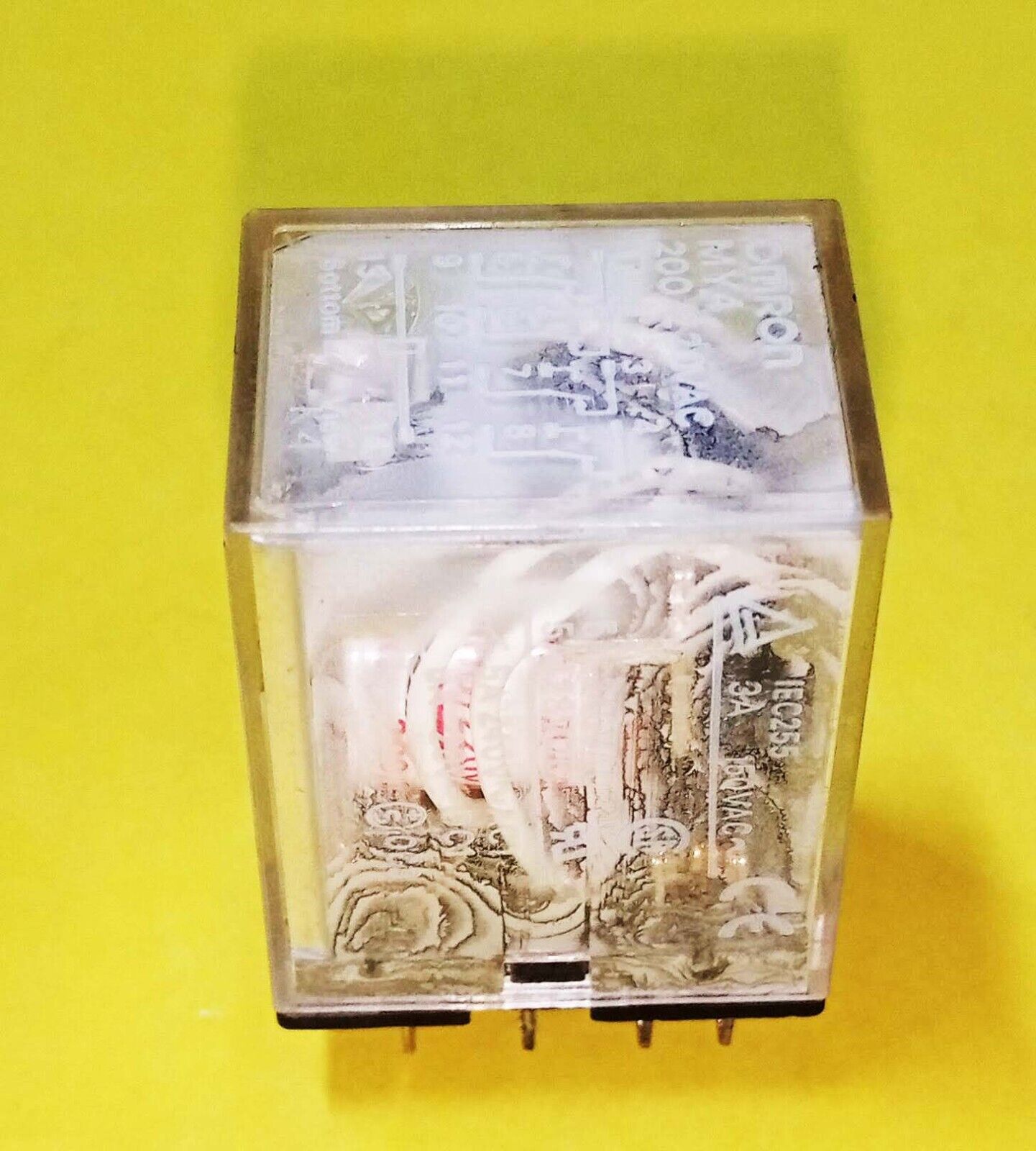 Omron MY4 200/220 vac IEC255 Miniature Power Relay - Image 5