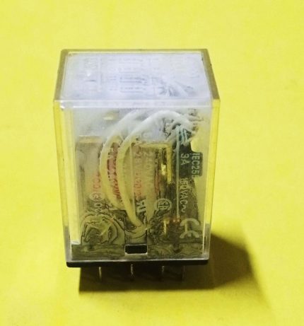 Omron MY4 200/220 vac IEC255 Miniature Power Relay