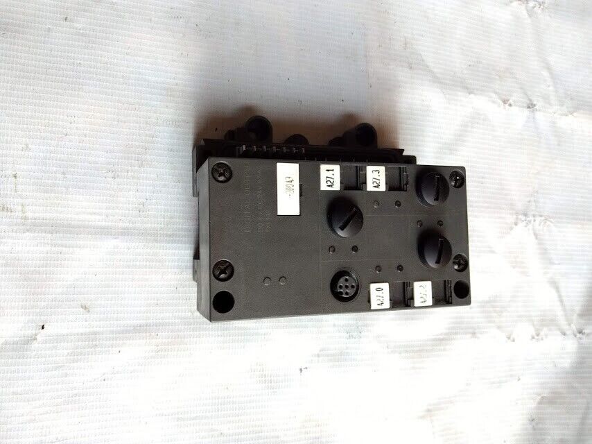 Siemens Simatic S7 6ES7 142-1BD30-0XA0 Digital Output Module 6ES71421BD300XA0 - Image 7