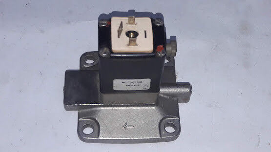 BURKERT 5282 A 32.0 FKM VA 2-Way Servo-assisted Solenoid Valve G1 1/4
