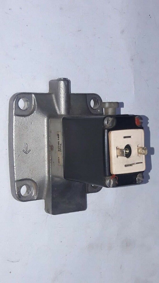 BURKERT 5282 A 32.0 FKM VA 2-Way Servo-assisted Solenoid Valve G1 1/4 - Image 2