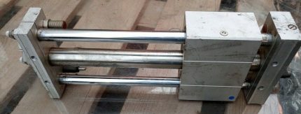 SMC Corporation CY1L25L200B A73H Rodless Guide Cylinder CY1L25L-200B-A73H