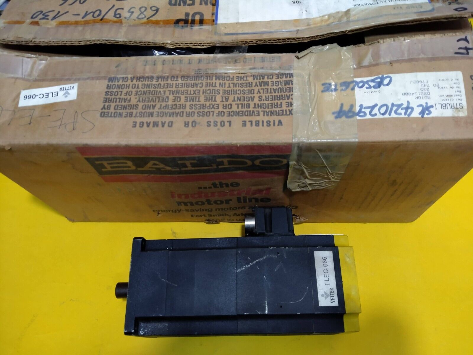 Staubli Baldor W090/1515 D 221 348 00 S2P102W002G1 Brushless AC Servo motor - Image 9