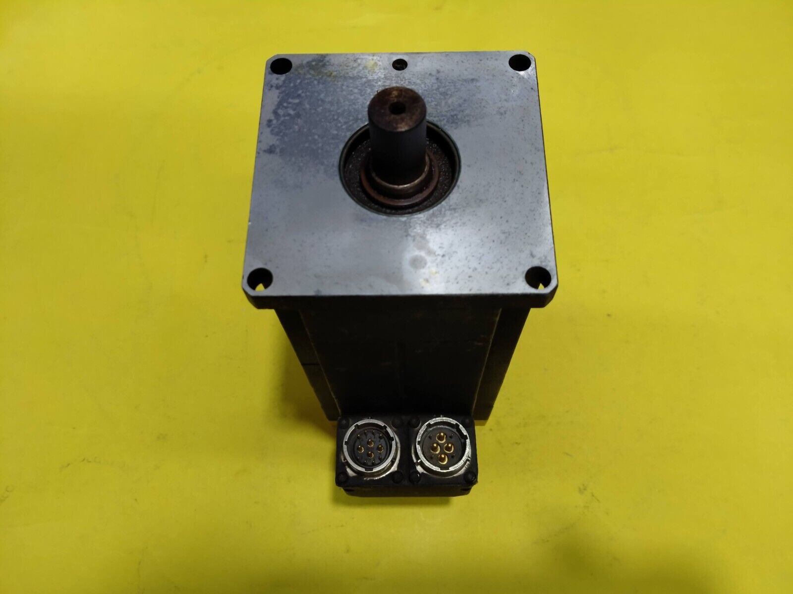 Staubli Baldor W090/1515 D 221 348 00 S2P102W002G1 Brushless AC Servo motor - Image 6