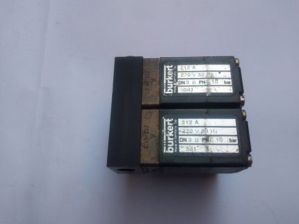 Burkert 212-01.2 A DN 3 B PN 0-10 Bar +2 Solenoid Valve W/Base & Connector
