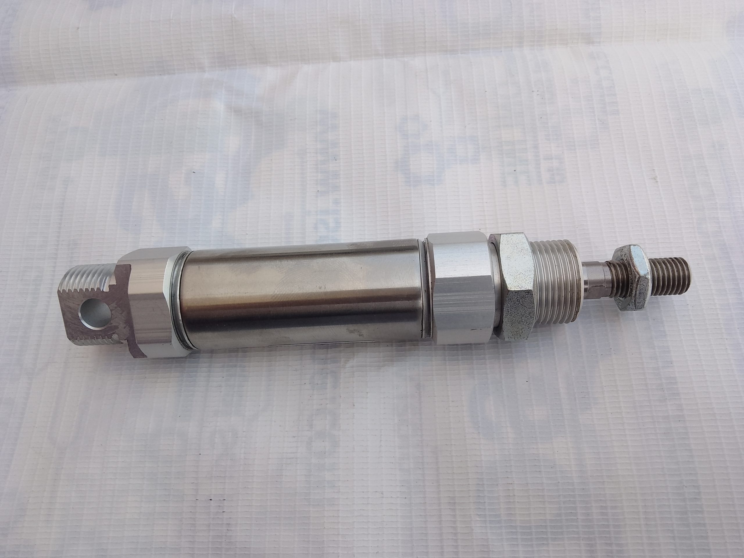 Norgren RM/8026/M/25 Pneumatic Roundline Cylinder Double-Acting 1-10 bar New - Image 3