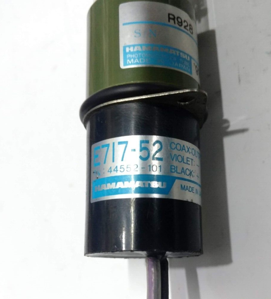 Hamamatsu R928 Photomultiplier tube W/ E717-52 D-type socket assembly 44552-101 - Image 2