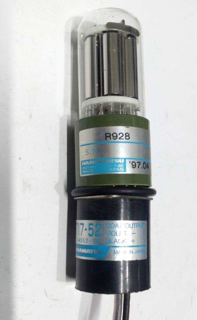 Hamamatsu R928 Photomultiplier tube W/ E717-52 D-type socket assembly 44552-101 - Image 3
