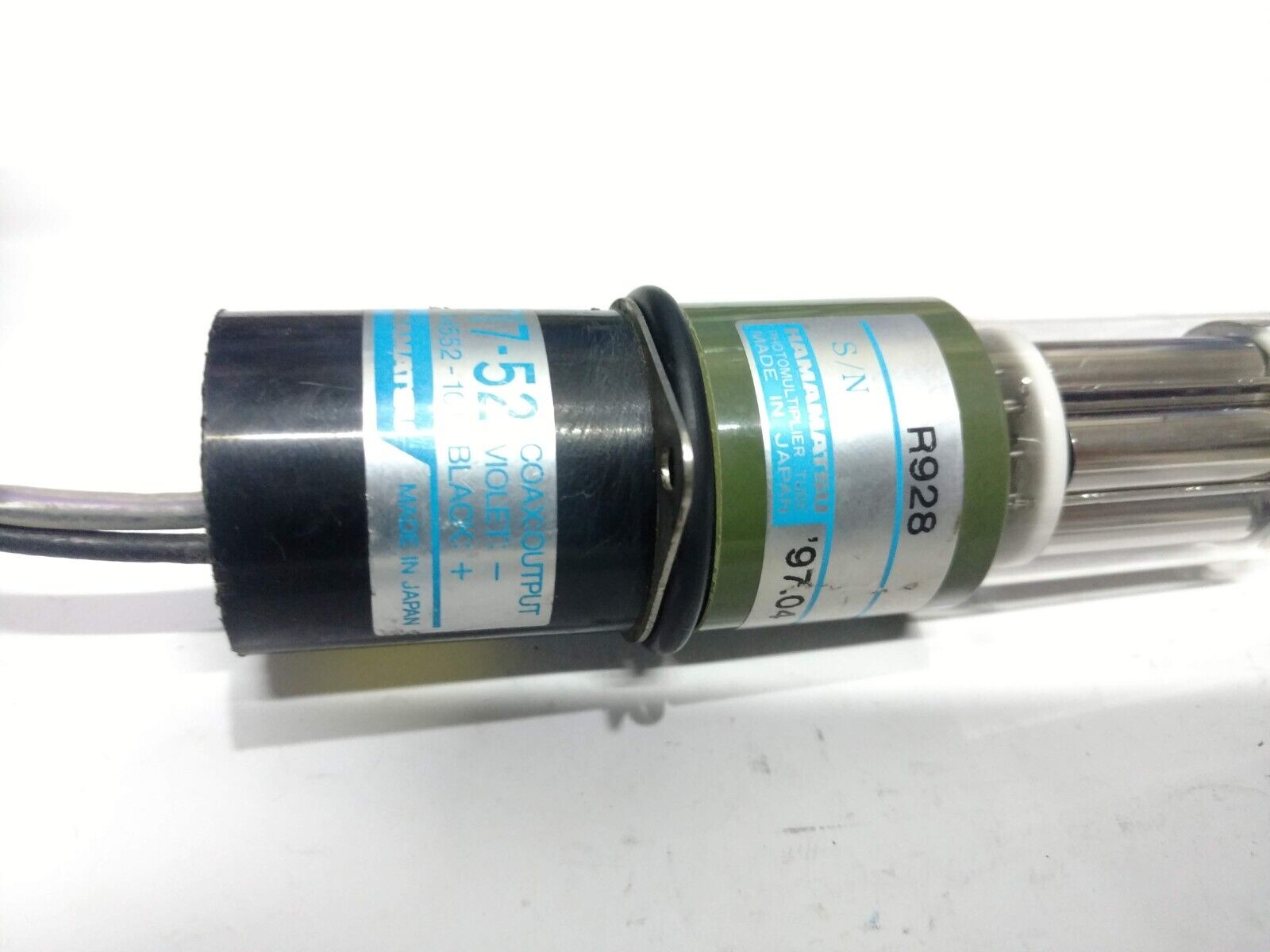 Hamamatsu R928 Photomultiplier tube W/ E717-52 D-type socket assembly 44552-101 - Image 5
