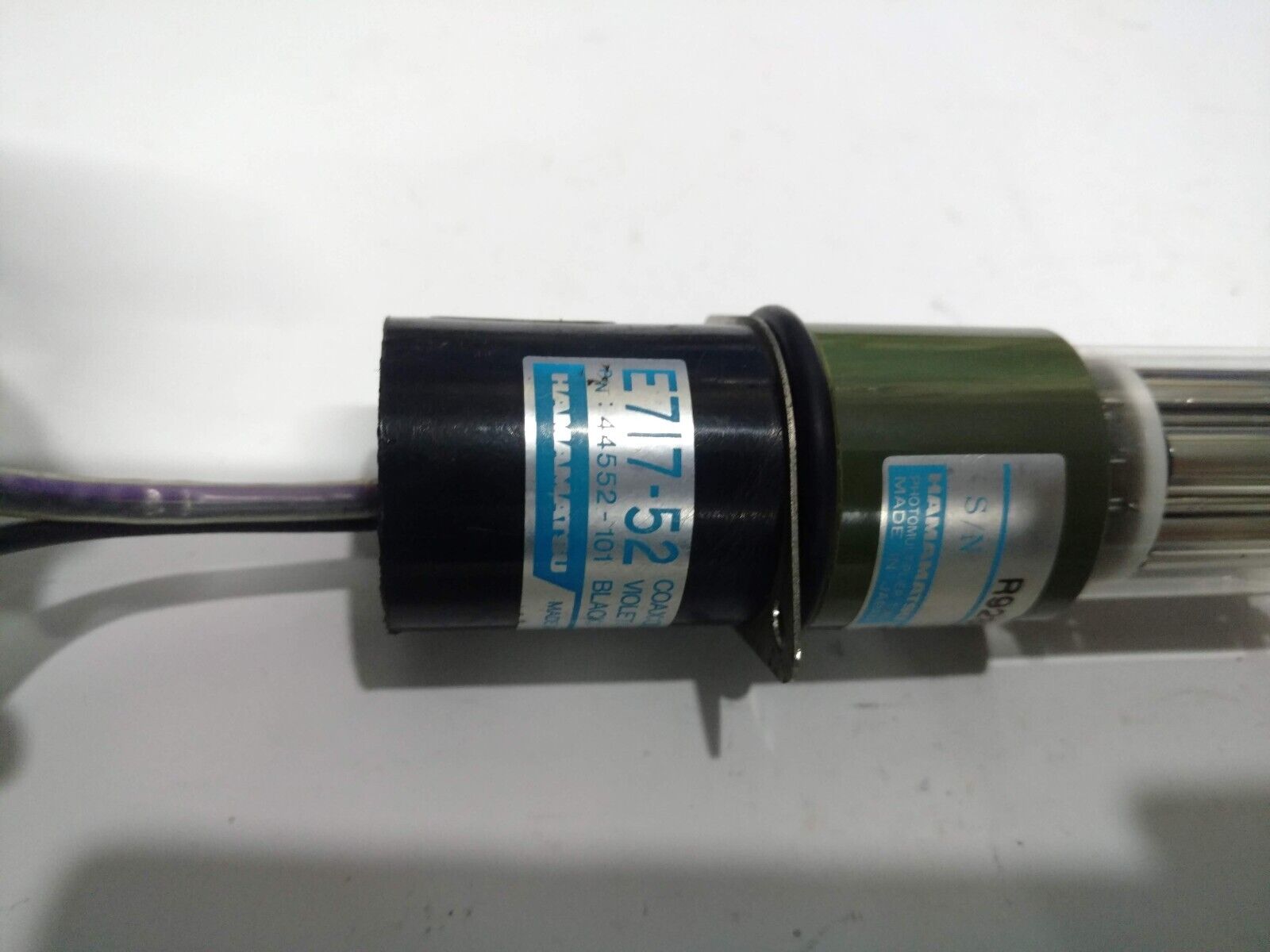 Hamamatsu R928 Photomultiplier tube W/ E717-52 D-type socket assembly 44552-101 - Image 6