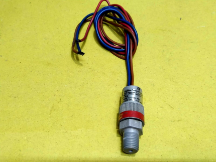 Custom Sensors 607GK4  Press Switch Proof 1500 PSIG CCS
