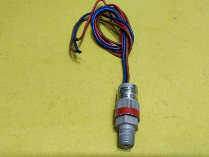 Custom Sensors Press Switch 607GK4  Proof 1500 PSIG  CCS