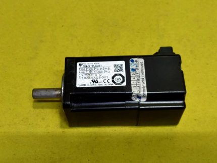 YASKAWA SGMJV-01ADA61  Electric AC Servo Motor 7G7521-3-12