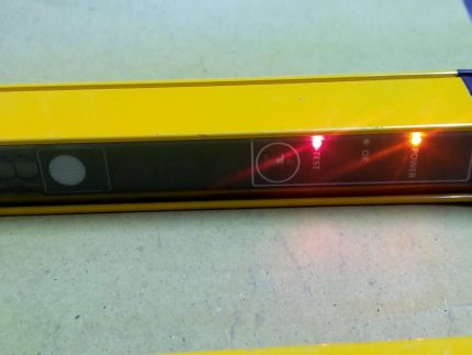 Allen-Bradley 445L-T4L0120YD GuardShield Safety Light Laser Alignment System