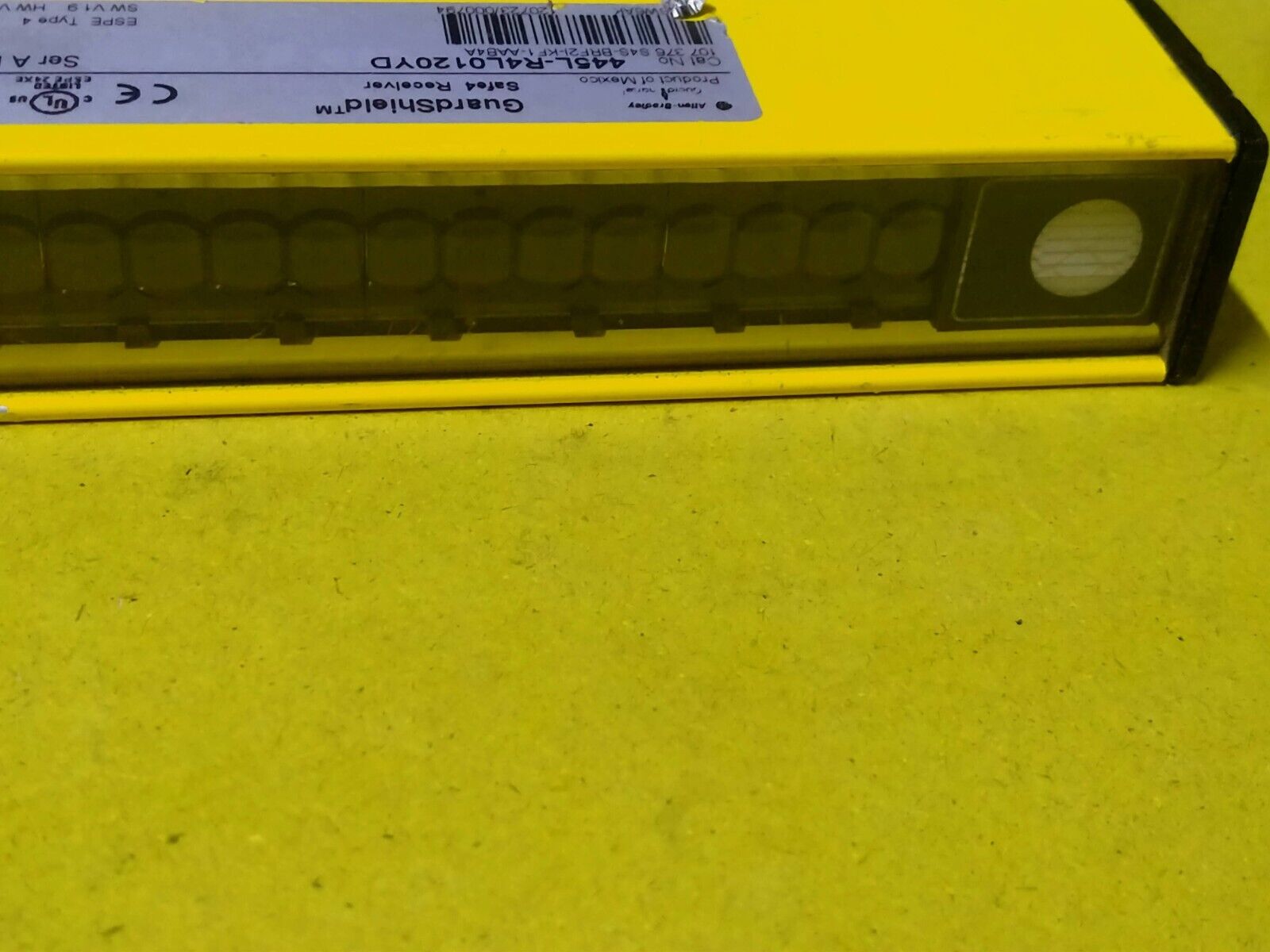 Allen-Bradley 445L-R4L0120YD GuardShield Safety Light Laser Alignment System - Image 2