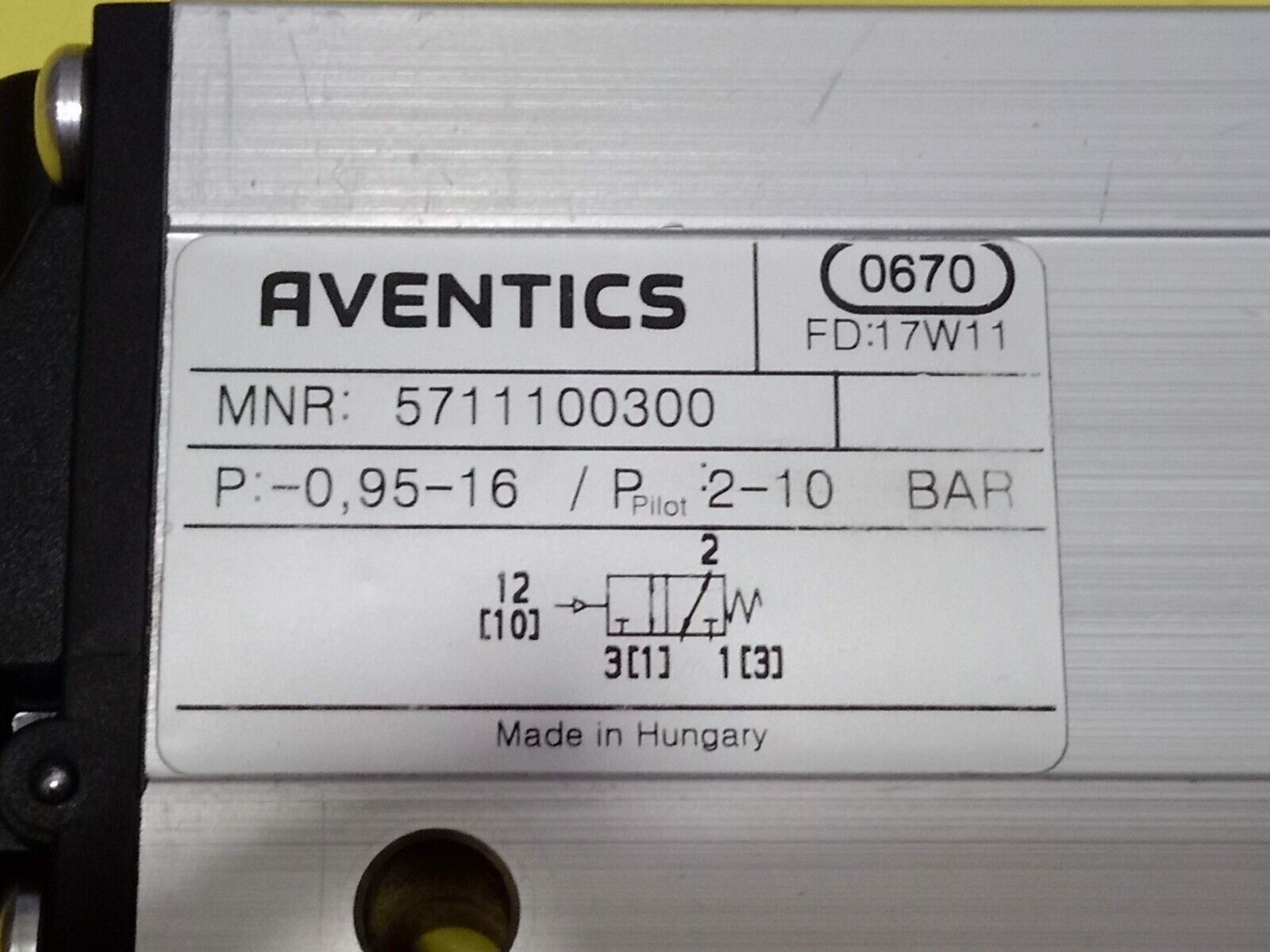 Aventics 5711100300 3/2-Way Directional Control Valve CD12 Marine Store Spare New - Image 2